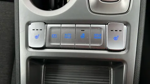 HYUNDAI KONA 150kW Premium 64kWh Auto