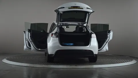 TESLA MODEL Y Long Range AWD Auto