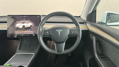 TESLA MODEL Y Long Range AWD Auto