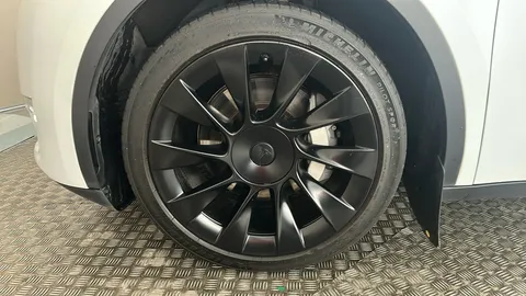 TESLA MODEL Y Long Range AWD Auto