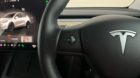 TESLA MODEL Y Long Range AWD Auto