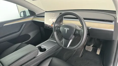 TESLA MODEL Y Long Range AWD Auto