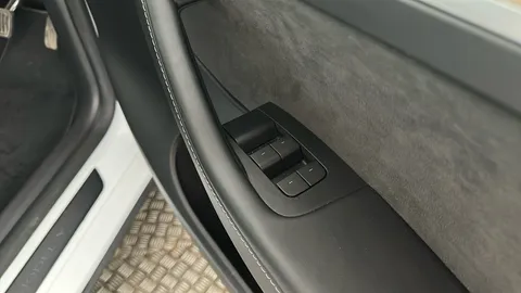TESLA MODEL Y Long Range AWD Auto
