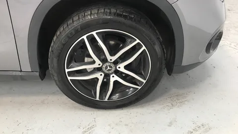 MERCEDES-BENZ GLA GLA 180 Urban Edition Auto