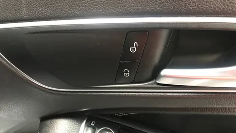 MERCEDES-BENZ GLA GLA 180 Urban Edition Auto