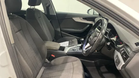 Audi A4 1.4T FSI SE