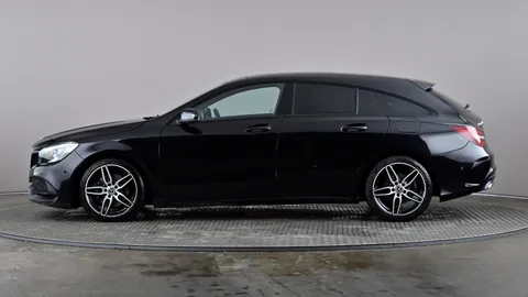 MERCEDES-BENZ CLA CLA 220d AMG Line Tip Auto