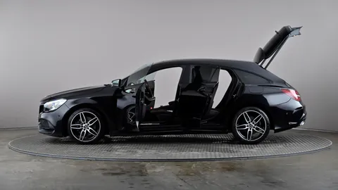 MERCEDES-BENZ CLA CLA 220d AMG Line Tip Auto