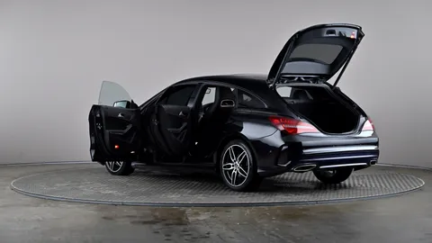 MERCEDES-BENZ CLA CLA 220d AMG Line Tip Auto