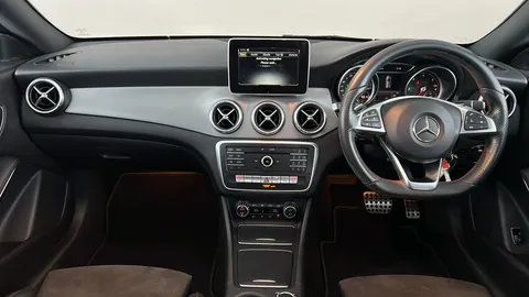 MERCEDES-BENZ CLA CLA 220d AMG Line Tip Auto