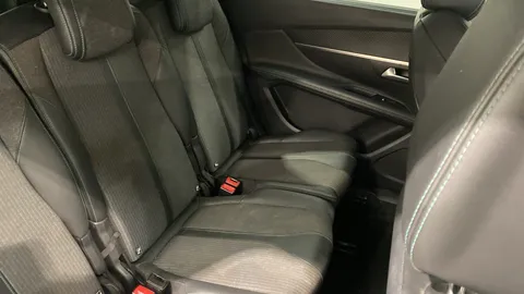 Peugeot 5008 1.2 PureTech Allure EAT8