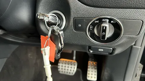 MERCEDES-BENZ CLA CLA 220d AMG Line Tip Auto