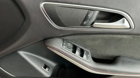 MERCEDES-BENZ CLA CLA 220d AMG Line Tip Auto