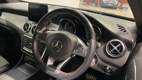 MERCEDES-BENZ GLA GLA 200 AMG Line Auto