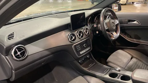 MERCEDES-BENZ GLA GLA 200 AMG Line Auto