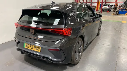 Cupra                     Born 150kW V1 58kWh Auto