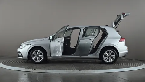 VOLKSWAGEN GOLF 1.5 TSI Life