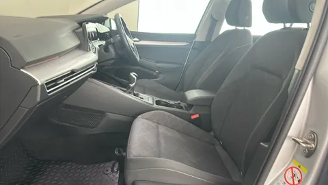 VOLKSWAGEN GOLF 1.5 TSI Life