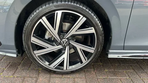 Volkswagen Golf 1.5 eTSI 150 R-Line DSG