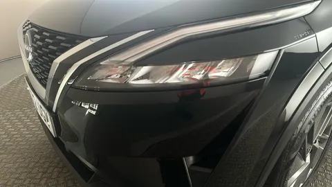 NISSAN QASHQAI 1.3 DiG-T MH Acenta Premium