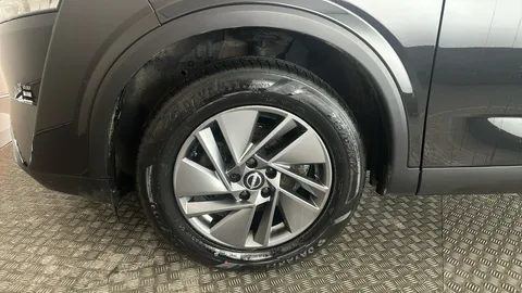 NISSAN QASHQAI 1.3 DiG-T MH Acenta Premium