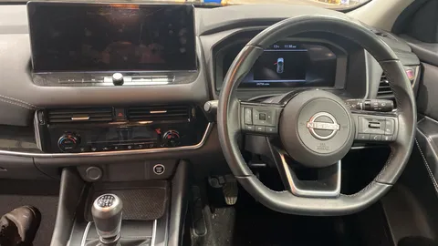 Nissan Qashqai 1.3 DiG-T MH N-Connecta