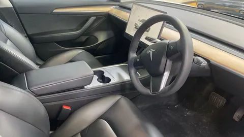Tesla                     Model 3 Long Range AWD 4dr Auto