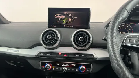 AUDI Q2 35 TFSI Black Edition S Tronic