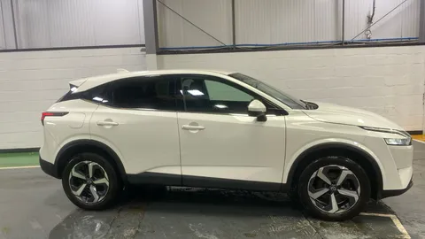 Nissan Qashqai 1.3 DiG-T MH N-Connecta 5dr
