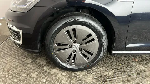 VOLKSWAGEN GOLF 99kW e-Golf 35kWh Auto