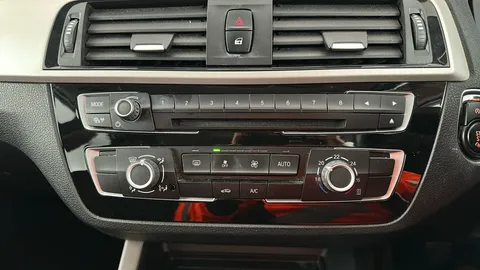 BMW 1 SERIES 116d SE Business [Nav/Servotronic]