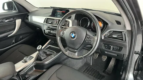 BMW 1 SERIES 116d SE Business [Nav/Servotronic]