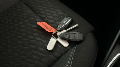 FORD PUMA 1.0 EcoBoost Hybrid mHEV Titanium