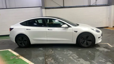 TESLA MODEL 3 Standard Plus Auto