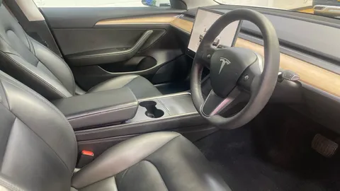 TESLA MODEL 3 Standard Plus Auto