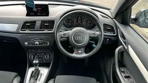 AUDI Q3 1.4T FSI S Line Edition S Tronic
