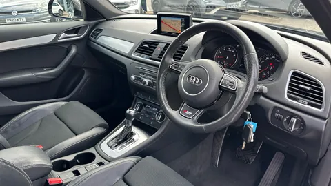 AUDI Q3 1.4T FSI S Line Edition S Tronic
