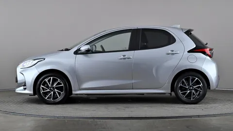 Toyota Yaris 1.5 Hybrid Design CVT