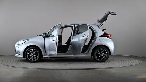 Toyota Yaris 1.5 Hybrid Design CVT