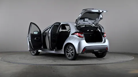 Toyota Yaris 1.5 Hybrid Design CVT