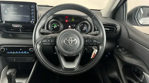 Toyota Yaris 1.5 Hybrid Design CVT
