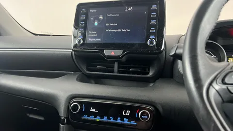 Toyota Yaris 1.5 Hybrid Design CVT