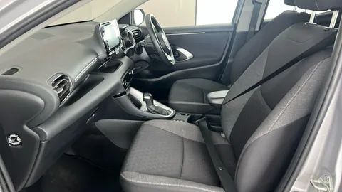 Toyota Yaris 1.5 Hybrid Design CVT