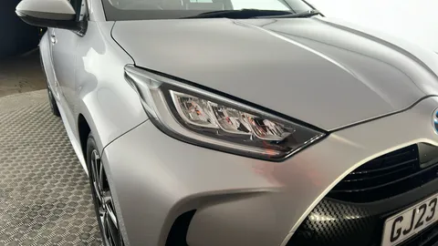 Toyota Yaris 1.5 Hybrid Design CVT