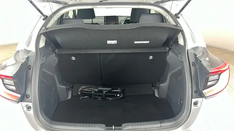 Toyota Yaris 1.5 Hybrid Design CVT