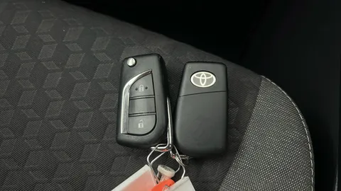 Toyota Yaris 1.5 Hybrid Design CVT