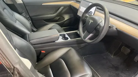 Tesla                     Model 3 Standard Plus Auto