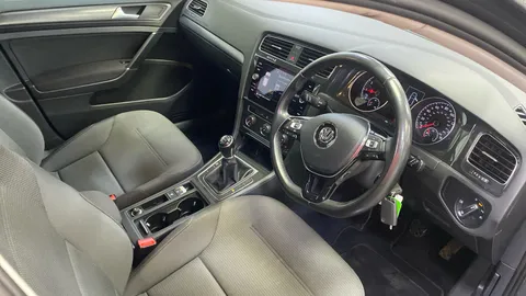 Volkswagen Golf 1.0 TSI 110 SE [Nav]