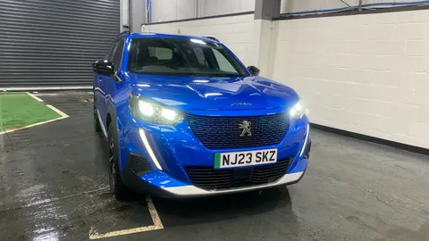 Peugeot 2008 100kW Allure Premium+ 50kWh Auto