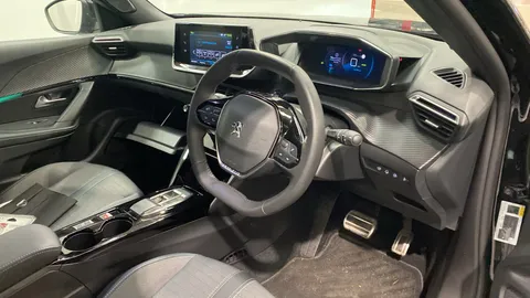 Peugeot 2008 100kW Allure Premium+ 50kWh Auto